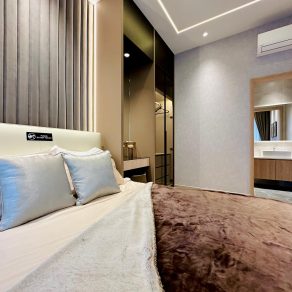 D1R - Show Unit (Type B)