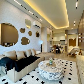 D1R - Show Unit (Type B)