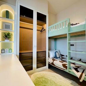 D1R - Show Unit (Type B)